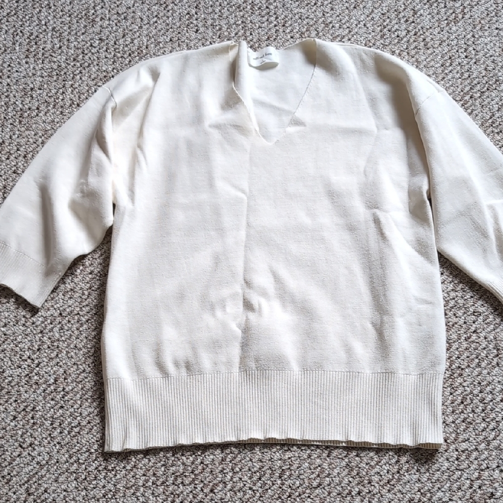 Aritzia Babaton Women's Cream Sweater